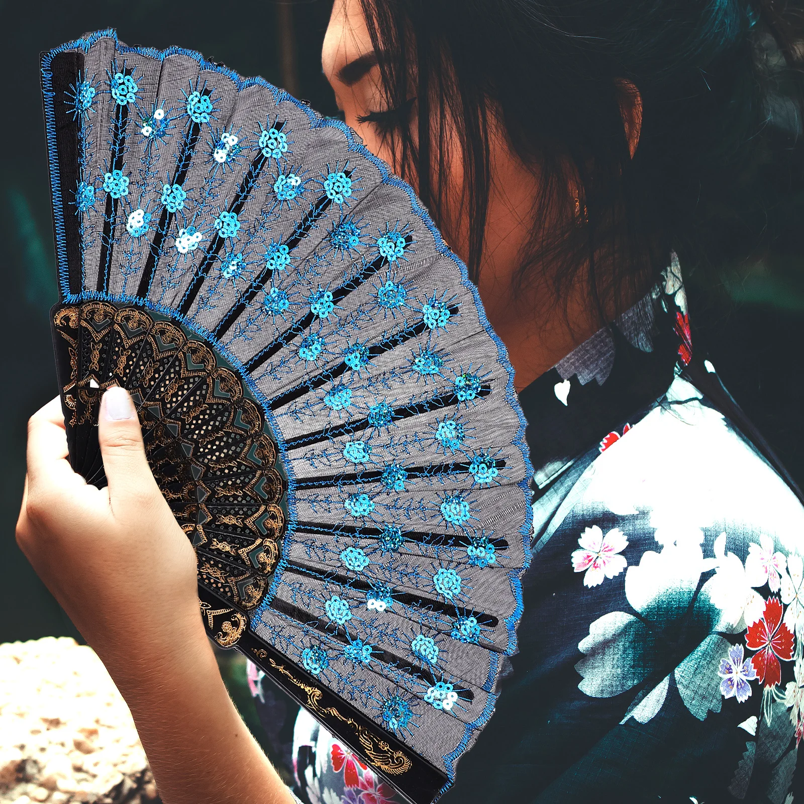 

s Sequin Peacock Folding Hand Fan Silk Cloth Plastic Ribbings Green Sparkling Vintage Pattern Elegant Decorative Lady's for Home