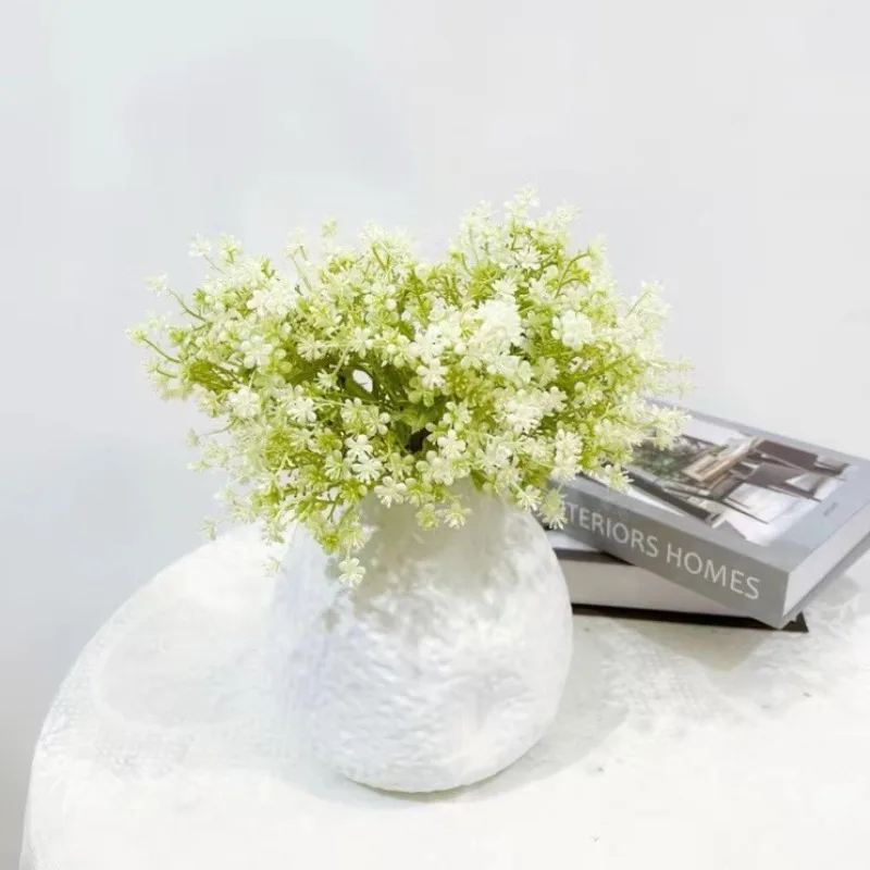 

A bunch of baby's breath rose grass small fresh mini artificial flowers home decoration wall hanging wedding decoration