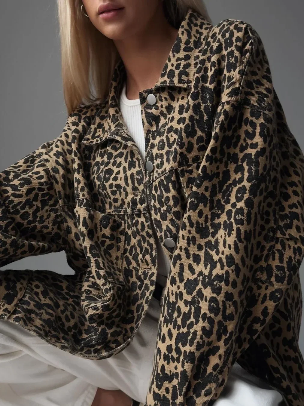 

Fmxires Casual Leopard Print Denim Jacket for Women, Spring Loose Fit with Pockets and Buttons, Trendy Vintage Mid-Length Denim