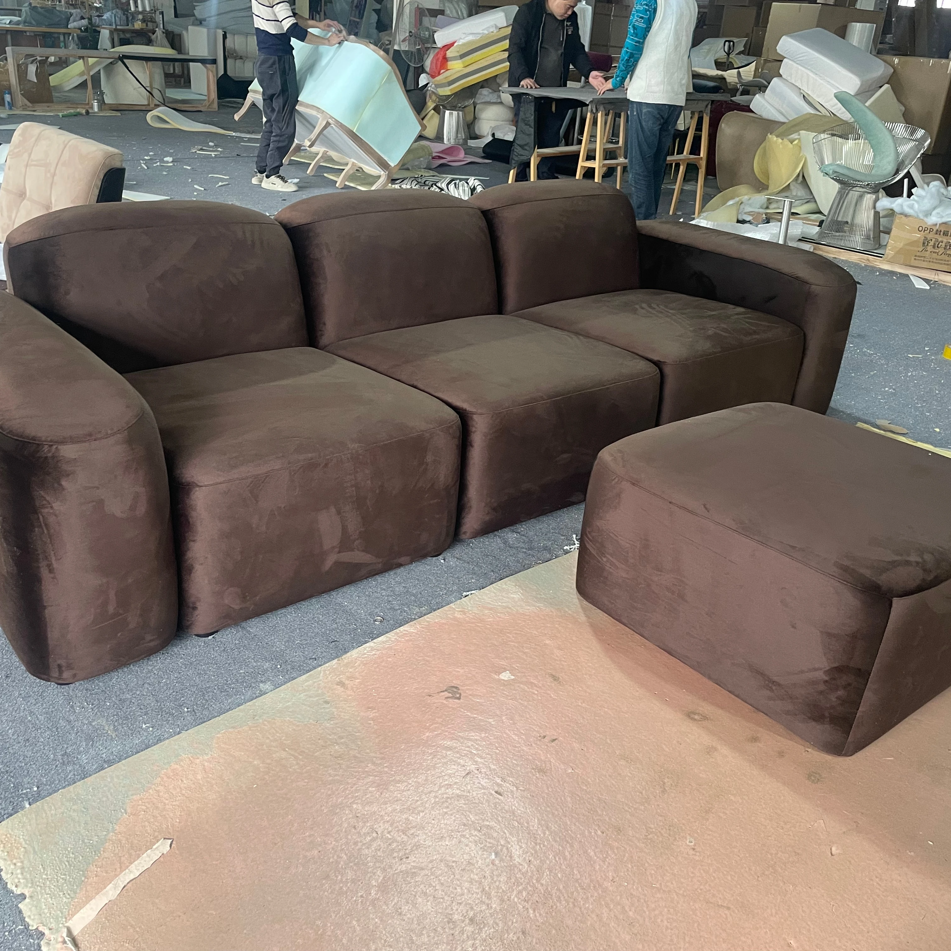 

Nordic Design Three-Module Chaise Tufted Sofa Reclining Wood and Fabric Set for Living Room Hotel Dining Room or Villa Use