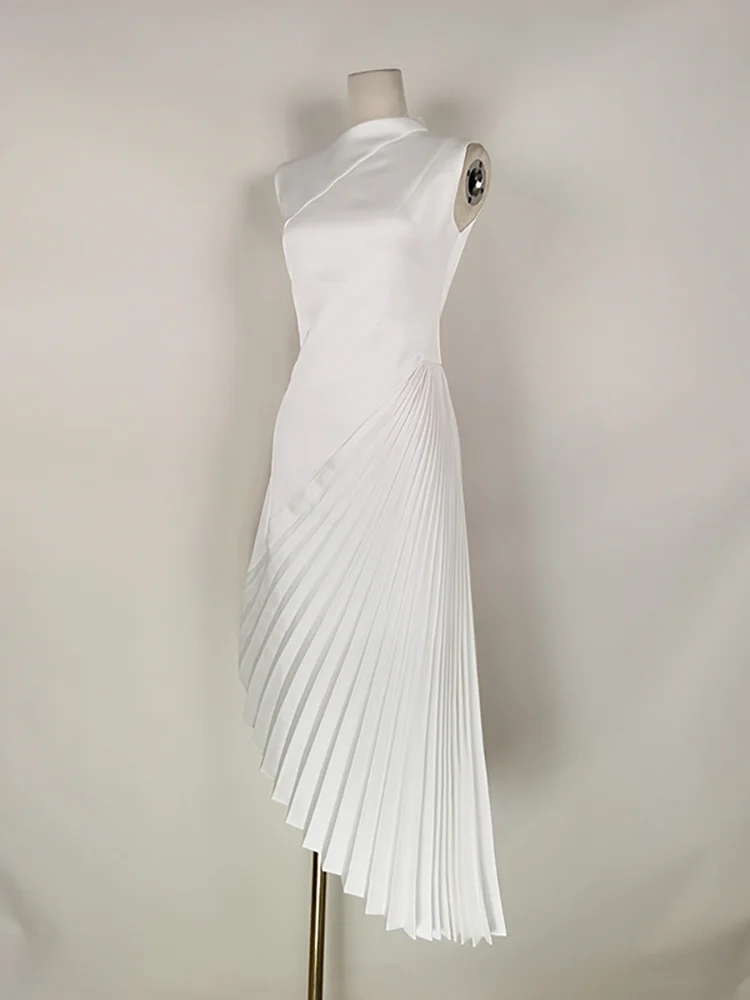 LISM Mode vrouwen Avondjurk Geplooide Onregelmatige Effen Kleur Mouwloos Satijn Elegante Feestjurken 2024 Herfst Nieuwe