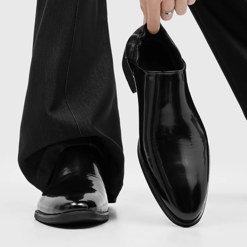 Minimalist High-end Mirrored Men Dual-use Shoes with A Pointed Lightweight Design Suitable for Business Office Commuting Trends