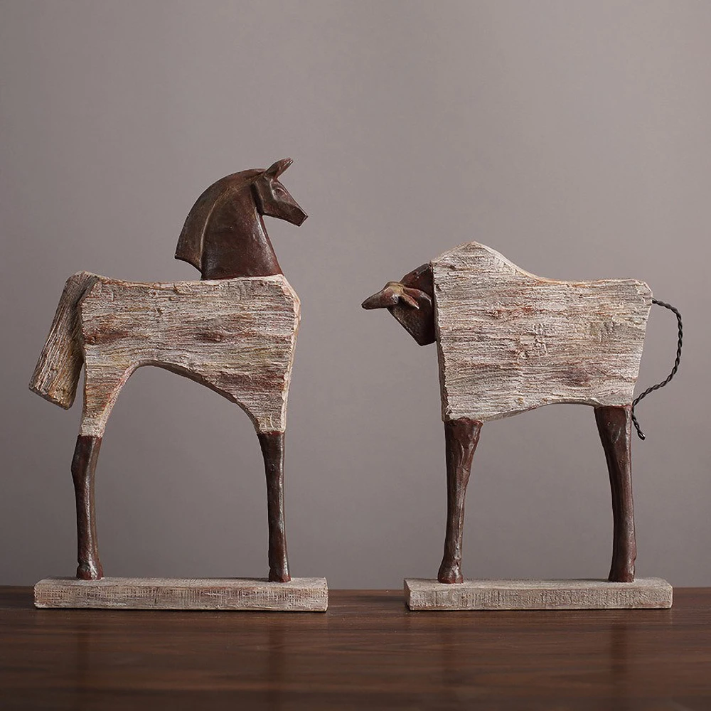 Vintage Pferdeskulptur – abstrakte Trittharzstatue, handgefertigtes Tierkunstdekor mit Patina-Finish, Galeriewand