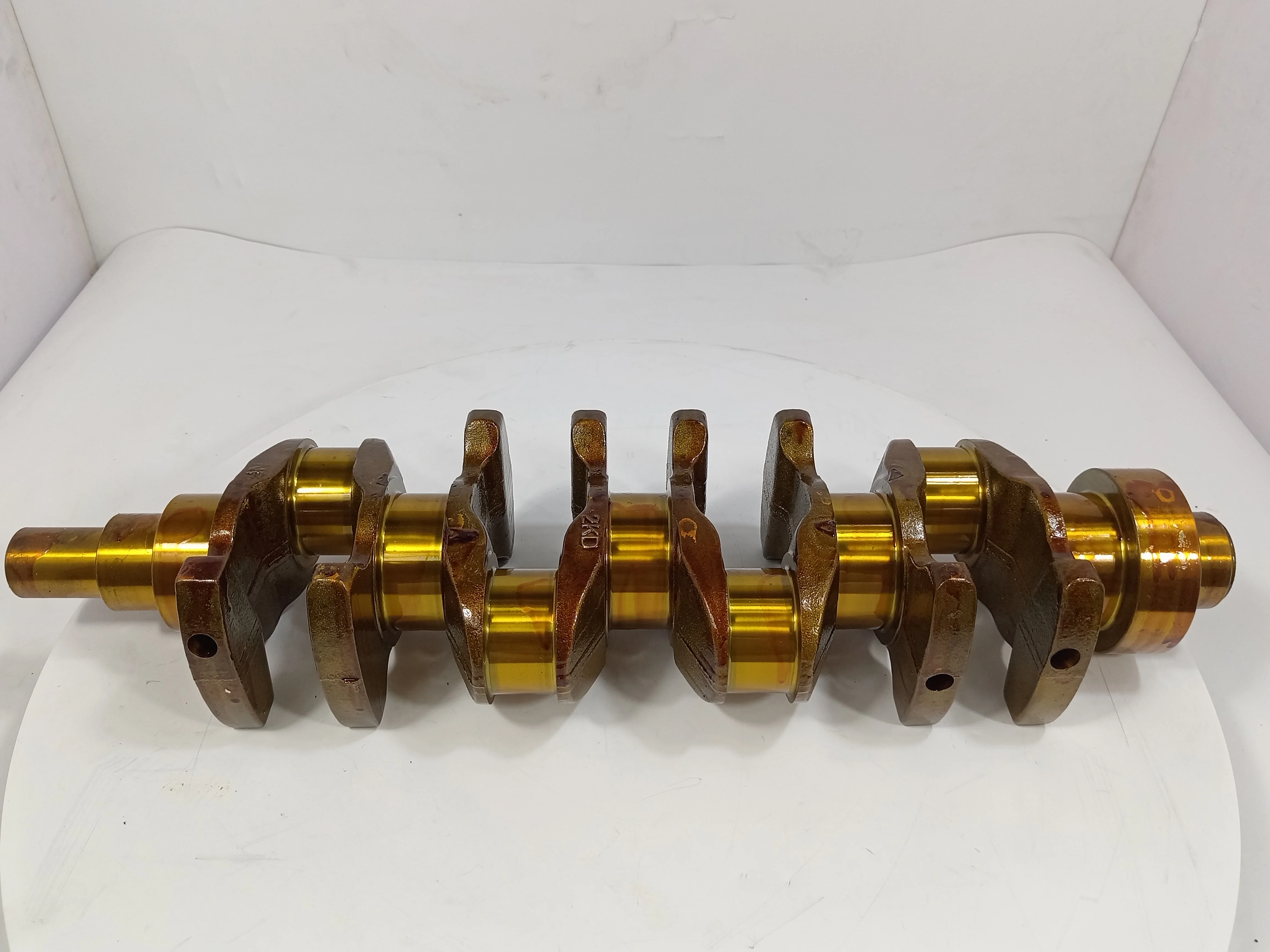 Auto parts Crankshaft for  Fortuner Hilux Hiace Innova 2KD 2KD-FTV 2.5L