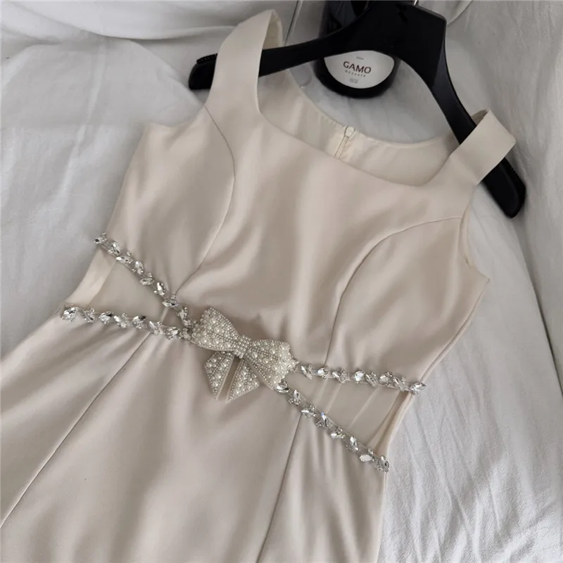 الفرنسية المشاهير سيدة الماس رصع قلم رصاص تانك فستان ساحة طوق شبكة المرقعة الجوف الخصر الحمالة فستان حفلة صغيرة