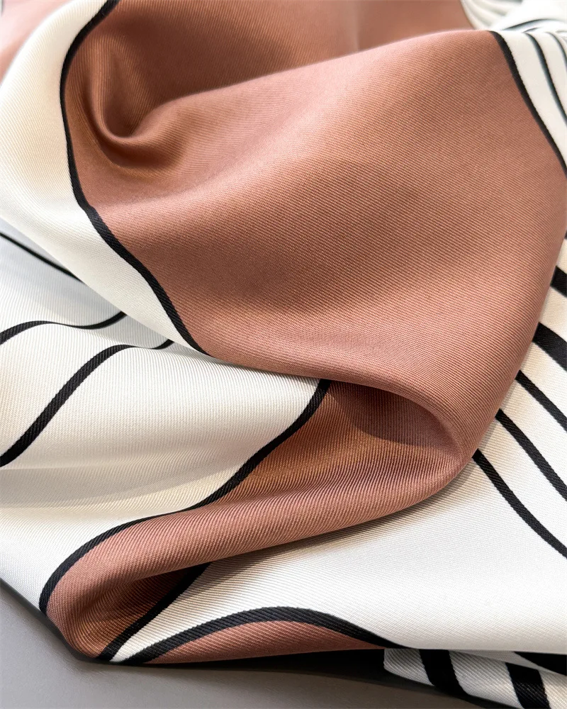 90*90cm Sommer Dünner Baumwoll-Quadratschal Damen Seidenschals Bandanas Luxus Strandtuch Wickeltücher Blumenbedruckter Hijab Halstuch – Detail 8