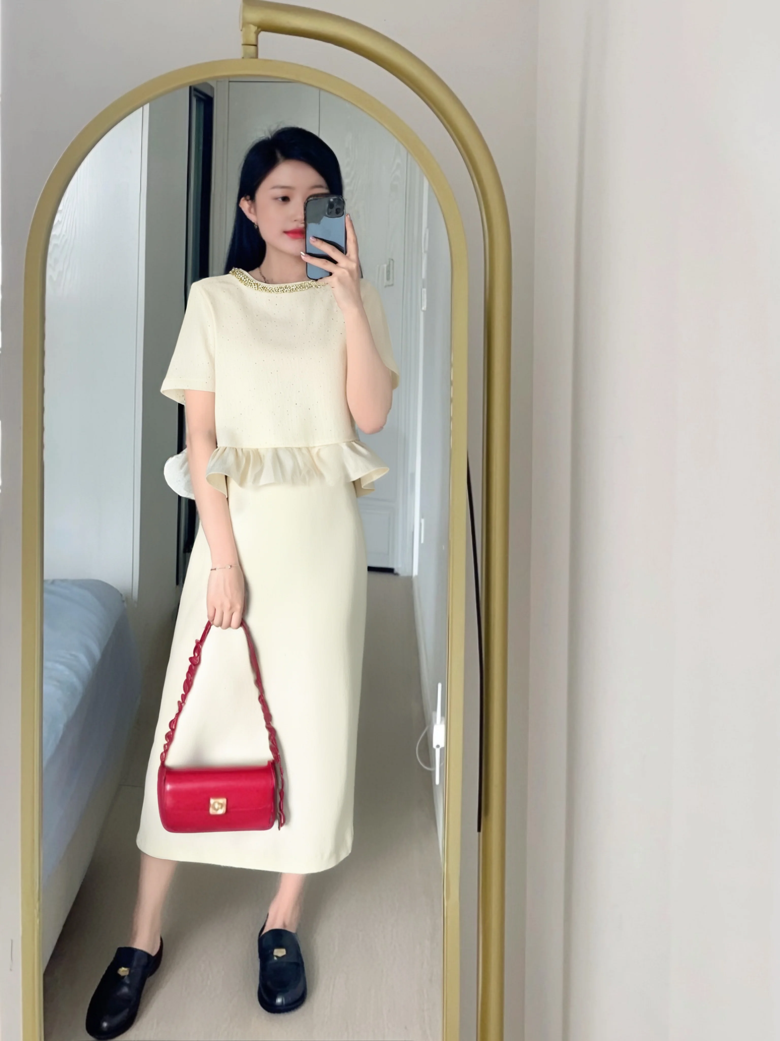 

Light luxury exquisite small fragrance style heavy industry nail bead design temperament short sleeved T-shirt+skirt set