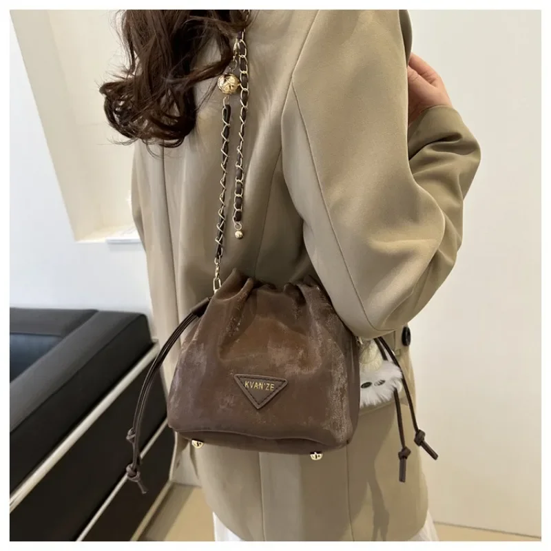 Bao Cross-border High-quality Texture Bucket Bag 2024 New Chain Crossbody Bag Minority Pumping Foreign Gas Bucket Shoulder Bag