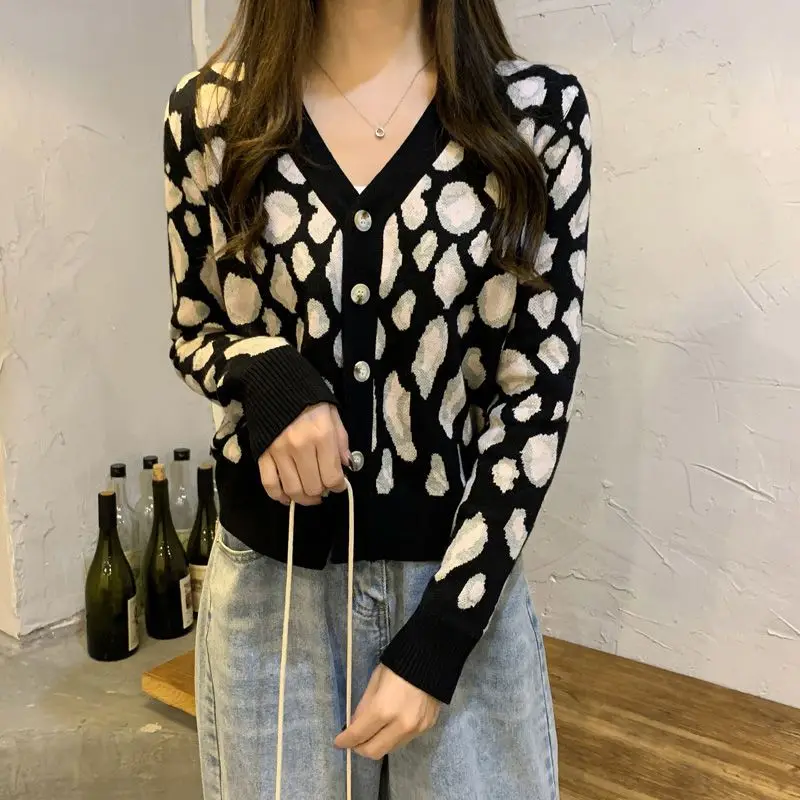 Women\'s Clothing Temperament Sweet New Loose Buttons V-neck Printing Long Sleeve Autumn Winter Thin Knitting Sweaters Cardigan