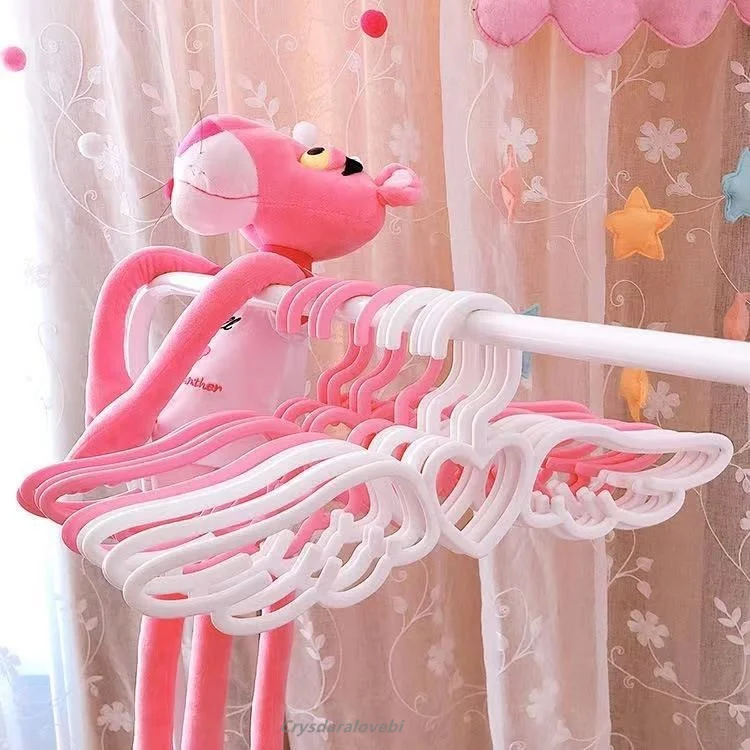 

10Pcs New Design Fly Angel Plastic Clothes Shirt Hanger Cute Pretty Pink Loving Heart Scarf Underwear Hanger Rack