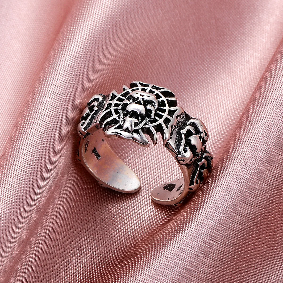 2021 Gothic Silver Color Skull Open Ring Unisex Retro Punk Adjustable  Couple Finger  Trendy Design Party Jewelry Gift