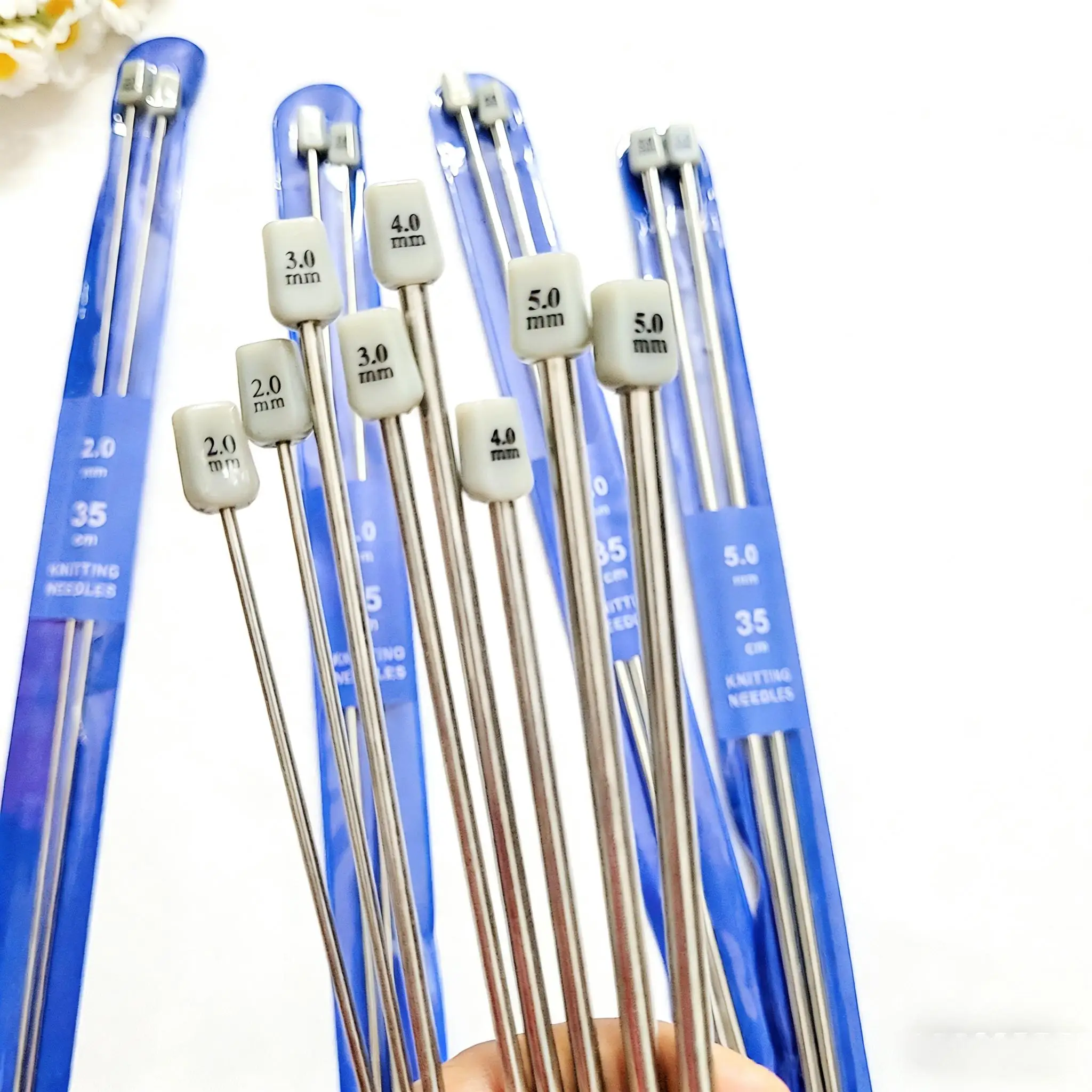 8Pcs Single-Head Stainless Steel Knitting Needles, 35cm Lengths, Including 2Mm/3Mm/4Mm/5Mm, Suitable for Knitting Projects, Suitable for Beginners and Experts, for Knitting Socks, Scarves, Gloves, Hats, and Small Toys