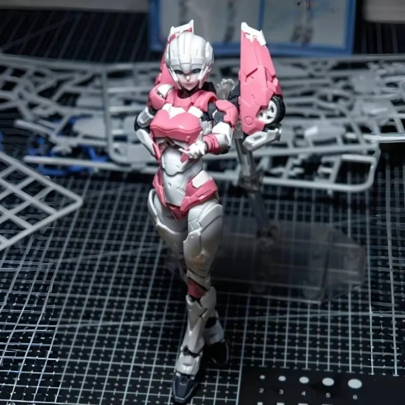 Figurine de TransDevices Arcee, Modèle Furai Md002, Figurines Anime Autobots Cee, Figurine d'Action, Décoration de Chambres, Jouets Cadeaux de Noël, Nouvelle Vente