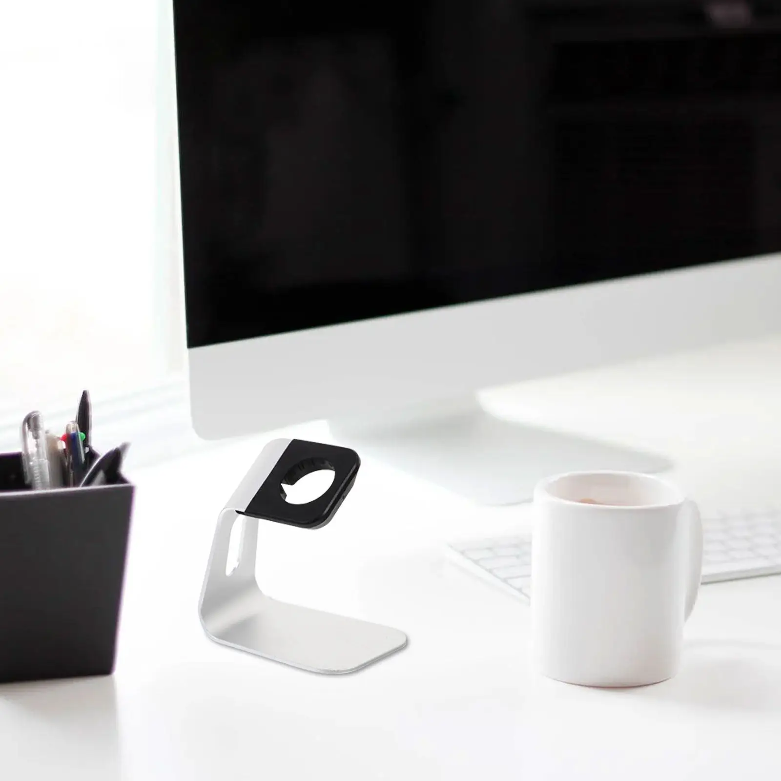 

Премиальная алюминиевая подставка для зарядки часов с тактильной резиновой основой и док-станцией для организации зарядных кабелей