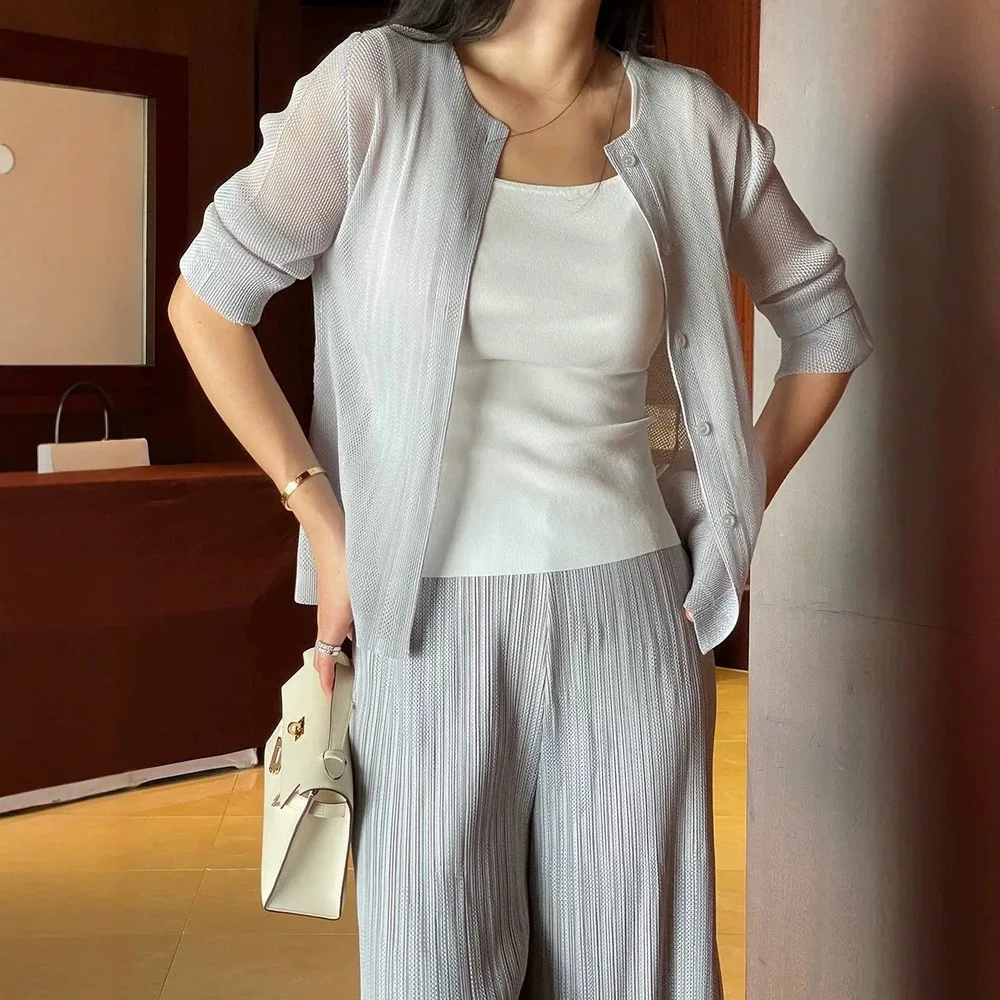 Miyake Women's Pleated Mesh Jacket Solid Color Long-Sleeved Single-Breasted Multi-Button Casual Versatile Simple Clothing
