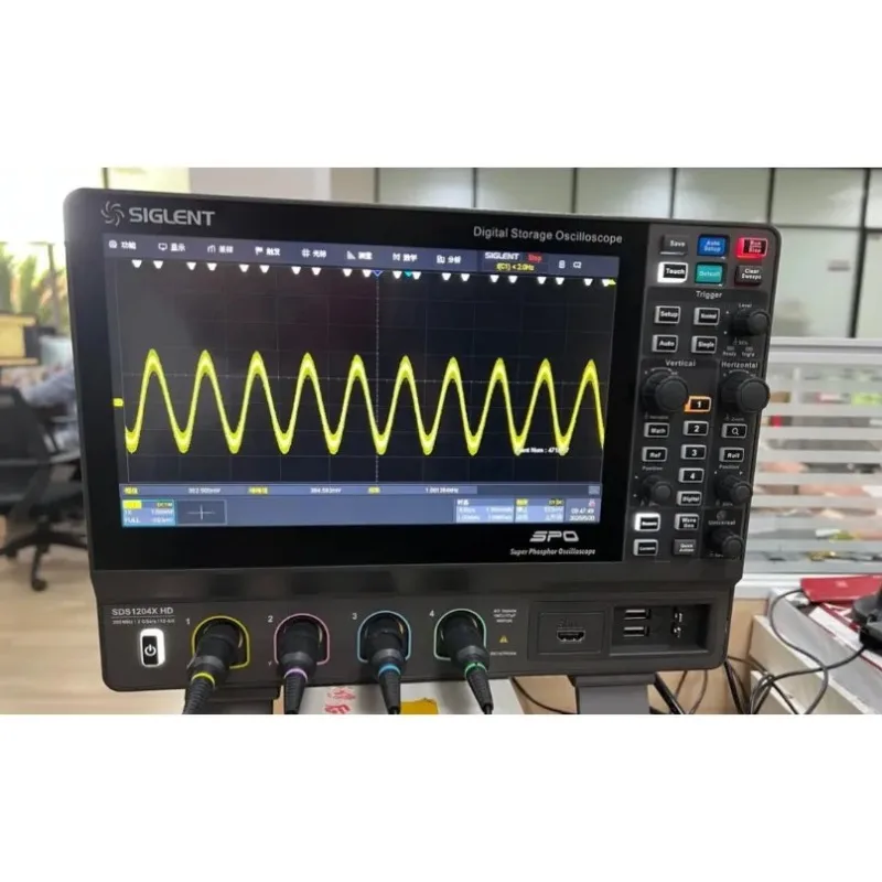 SDS800X‑HD High Resolution Digital Oscilloscope SDS802/04/12/14/22/24X 12‑Bit Vertical Resolution