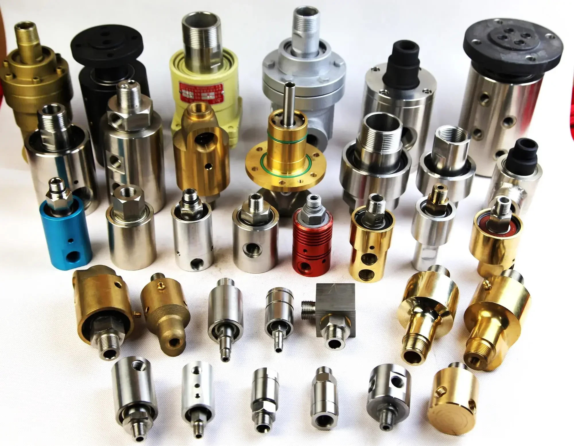 New compact rotary joint for water cooling