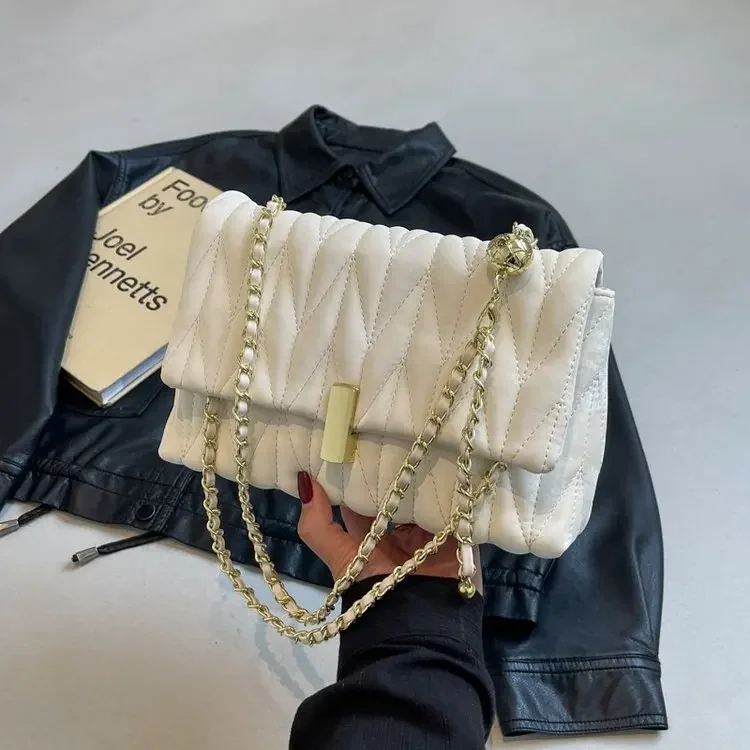 

Новая популярная сумка с вышивкой 2026 года в европейском и американском стиле, однотонная, с цепочкой, через плечо, маленькая квадратная сумка