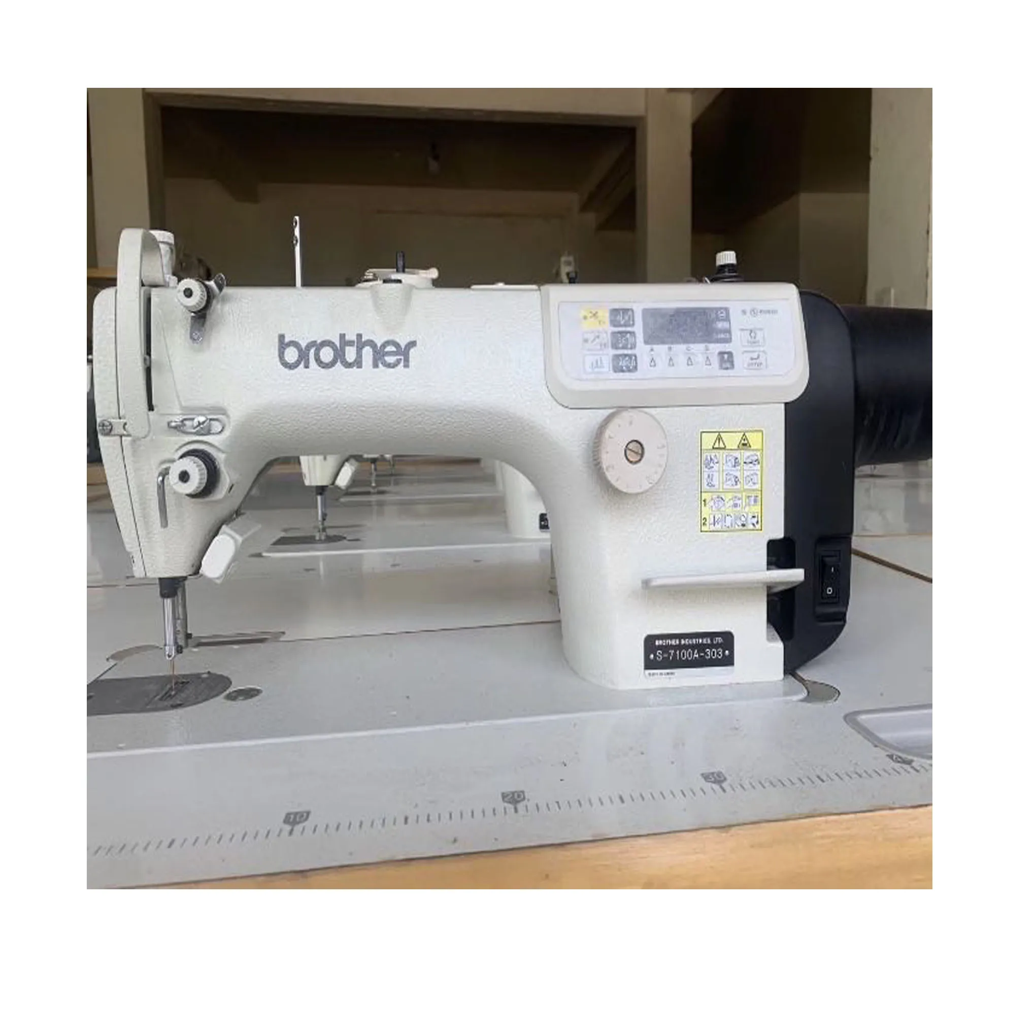 

High Quality Used Brother 7100A Computerized Swing Machines Top & Bottom Feeding Sewing Machine