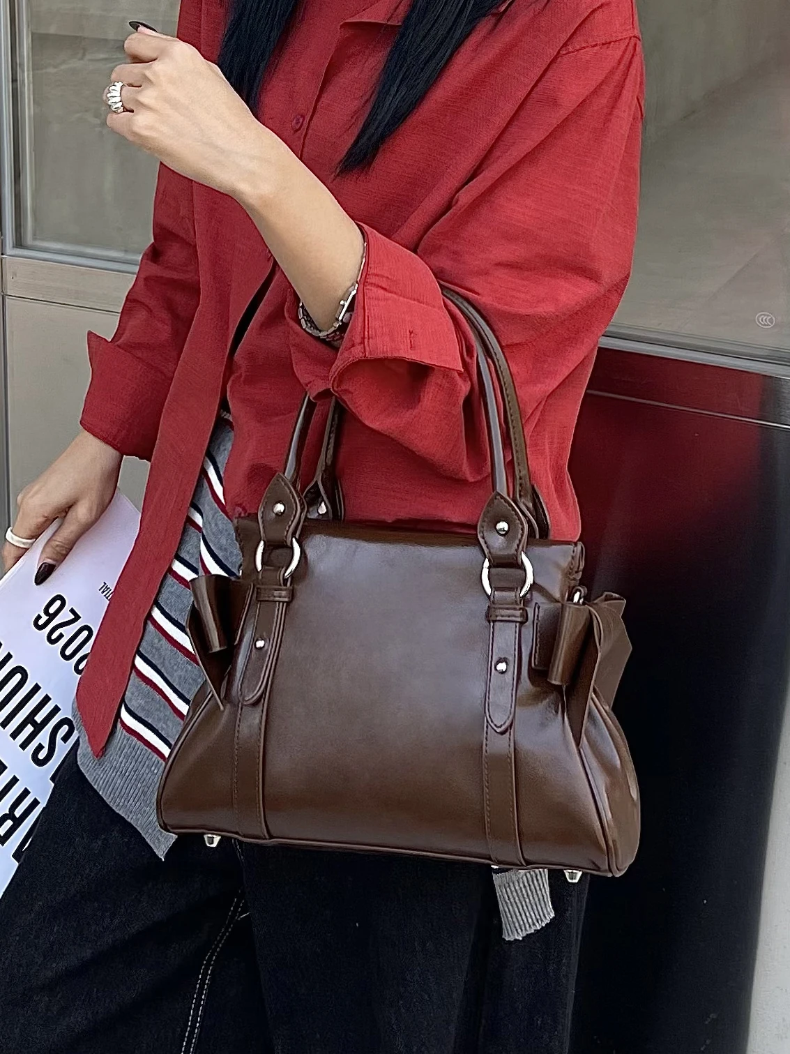 Korean-Style Gentle Style Bow-Decorated Tote Bag, Chocolate-Colored Vintage Commuter Handbag, Women's High-End Workplace Shoulder Crossbody Bag