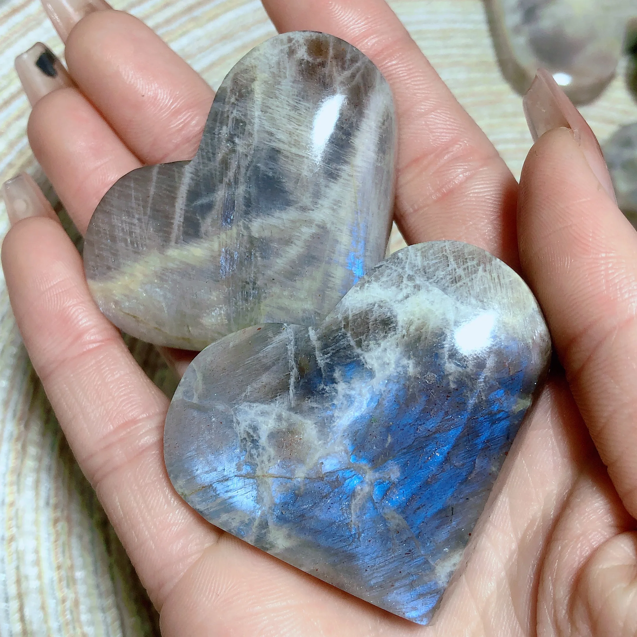 Natural Crystals Rainbow Moonstone Hearts Blue Flash Painting High Quality Healing Office Decoration Gemstones Room Decor