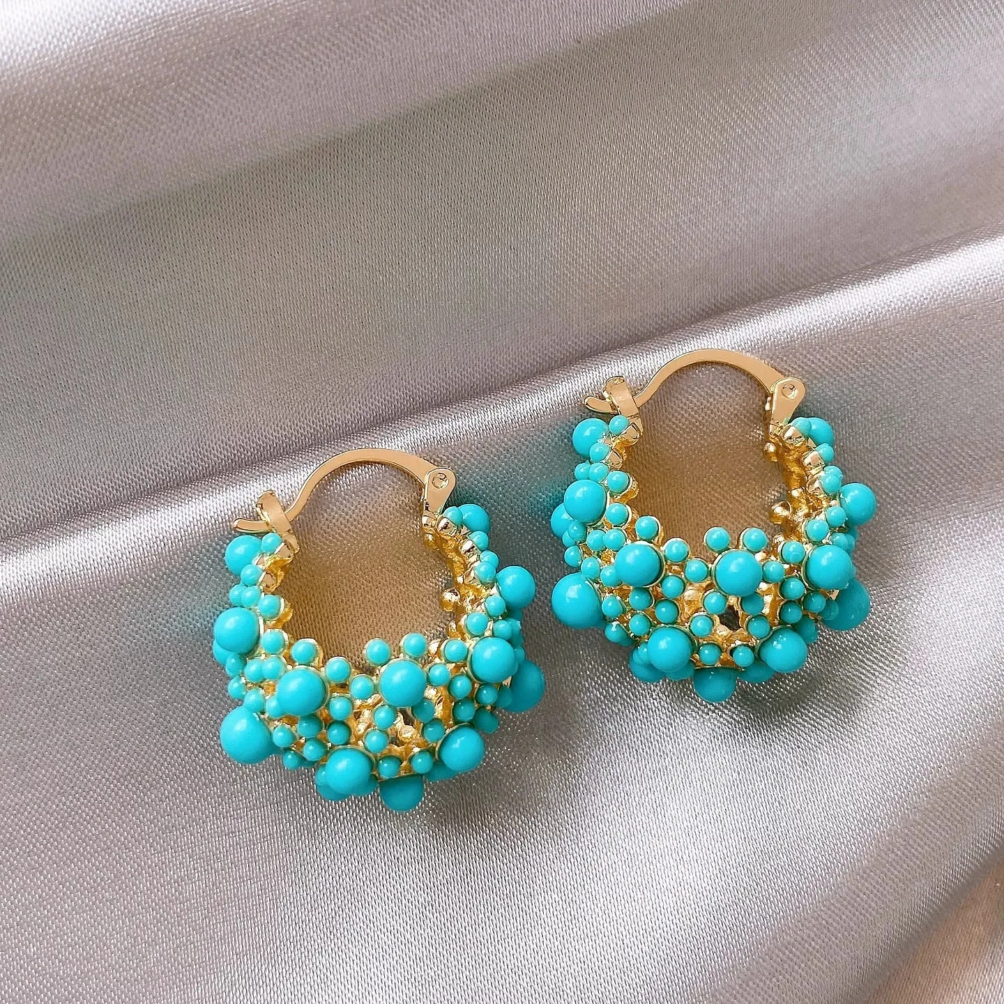 ZAKOL Korean Fashion Turquoise Blue Beads Basket Earrings Elegant Simulated Pearl Hoop Earring for Women Daily Accessories