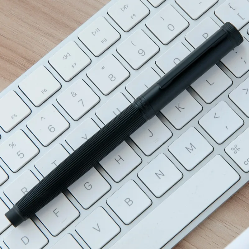 

NATAMI Knight Pen Black Striped Metal Business Office Signature Pen Lightweight Carrying Student Office Pen Universal Stationery