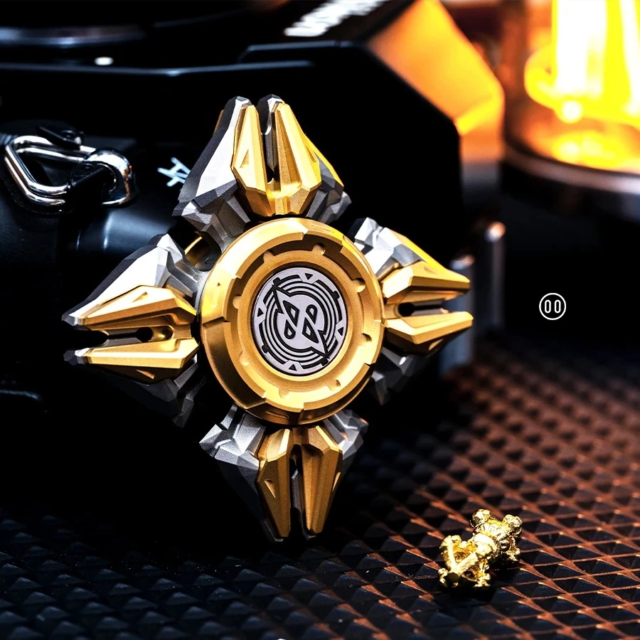 

YEDC King Kong Pig Founder's Edition, нож с узором, пескоструйная обработка, позолоченный ремесленный гироскоп на кончиках пальцев, декомпрессионная настольная игрушка