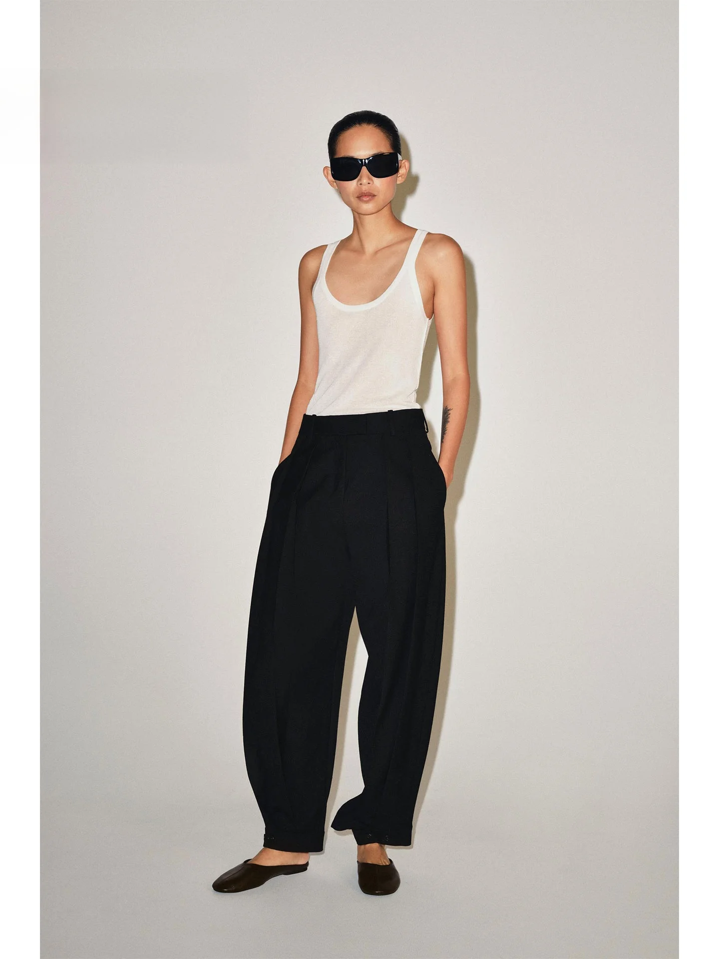 Casual Commute Loose Fit Trousers Autumn Design 3D Pleated Cuffed Natural Waist Ladies Pants Comfortable Loose Leggings
