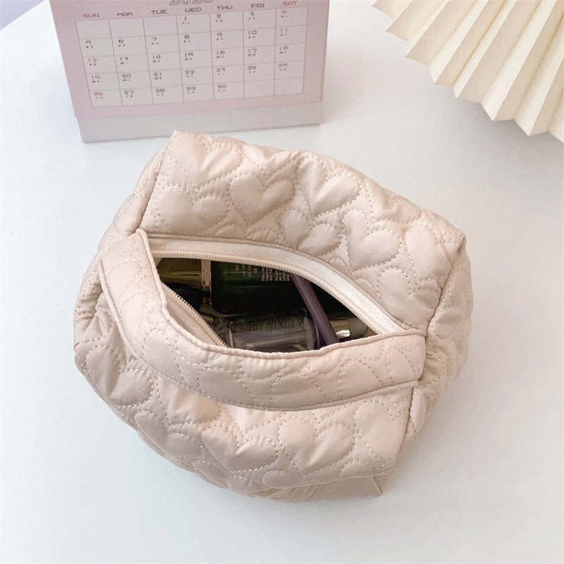 Love Quilting Women\'s Cosmetic Bag Female Portable Handle Storage Bags Simple Ladies Makeup Cases Winter Travel Large Handbags