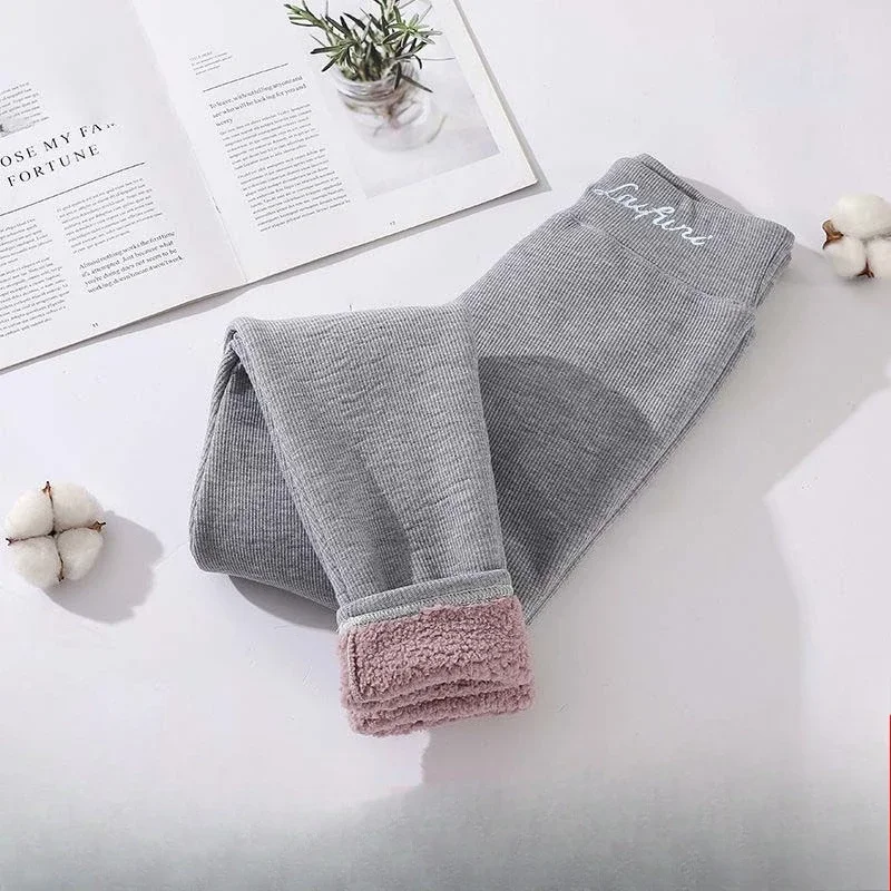 في الهواء الطلق عادية الصلبة بسط السراويل الشتاء الدافئة طماق النساء إضافة المخملية و سماكة طماق أقدام صغيرة سروال شكل قلم رصاص