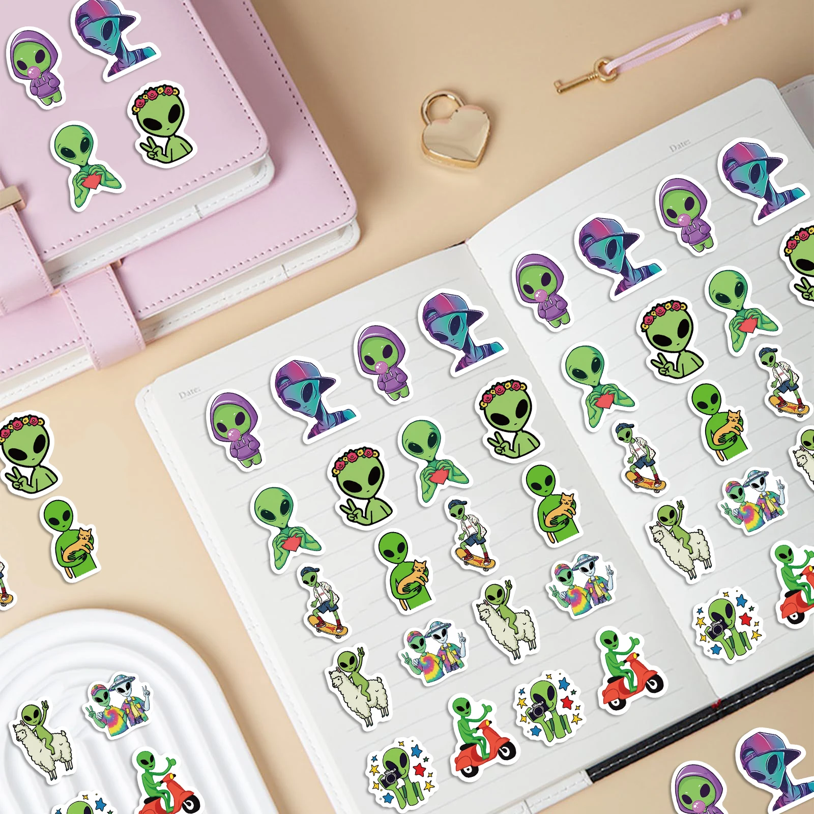 500pcs Cartoon Alien Cute DIY Waterproof Reward Decoration Phone Case Water Cup Guitar Luggage PVC Roll Stickers view 2