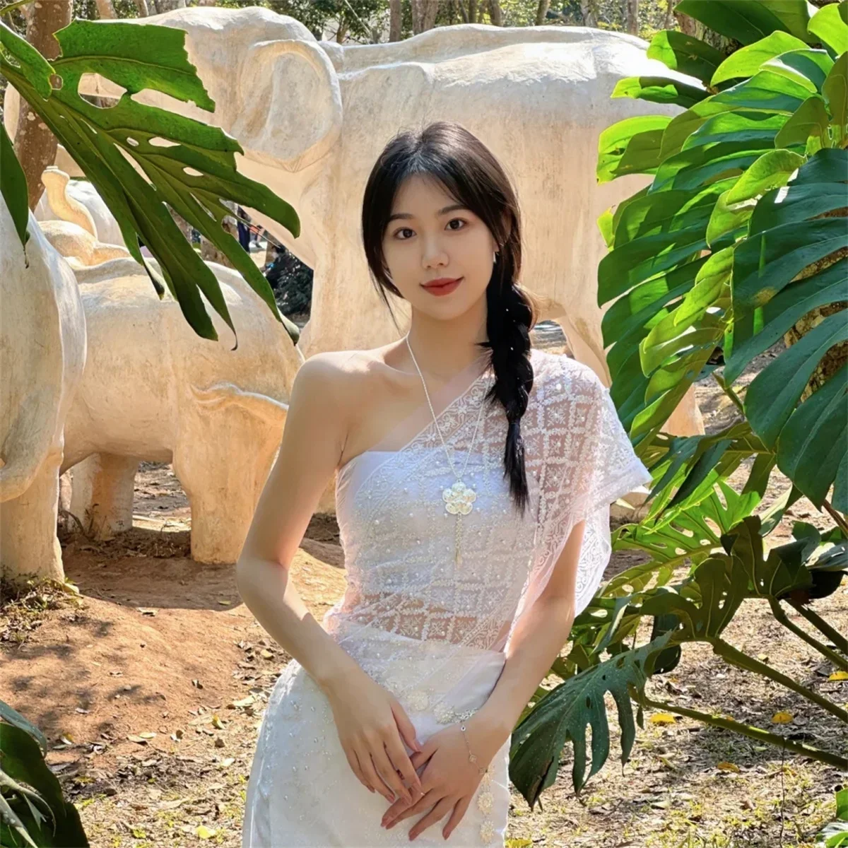 2024 new three piece set featuring Ju Jingyi, celebrity internet celebrity, and Xishuangbanna clothing