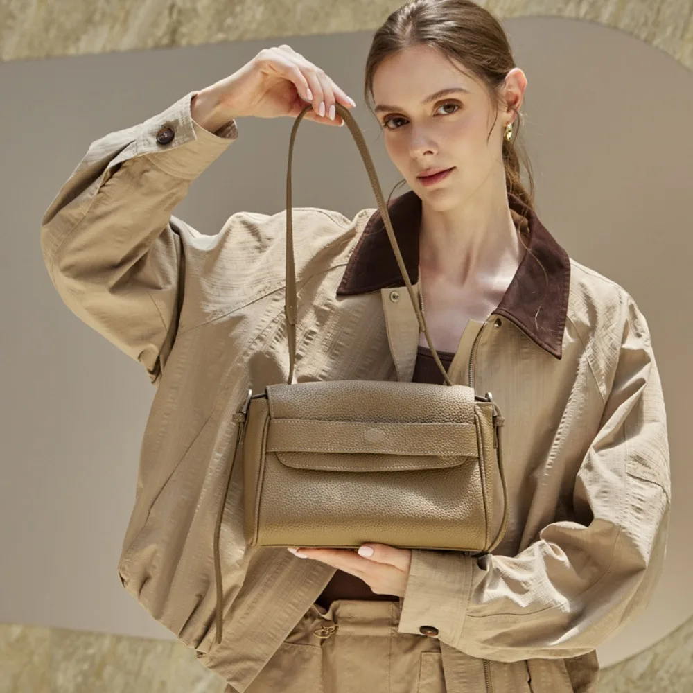 

Soft Leather Shoulder Messenger Bag, High-end Commuter Underarm Women's Bag, Tofu Texture Unique Fashion Simple Casual Daily