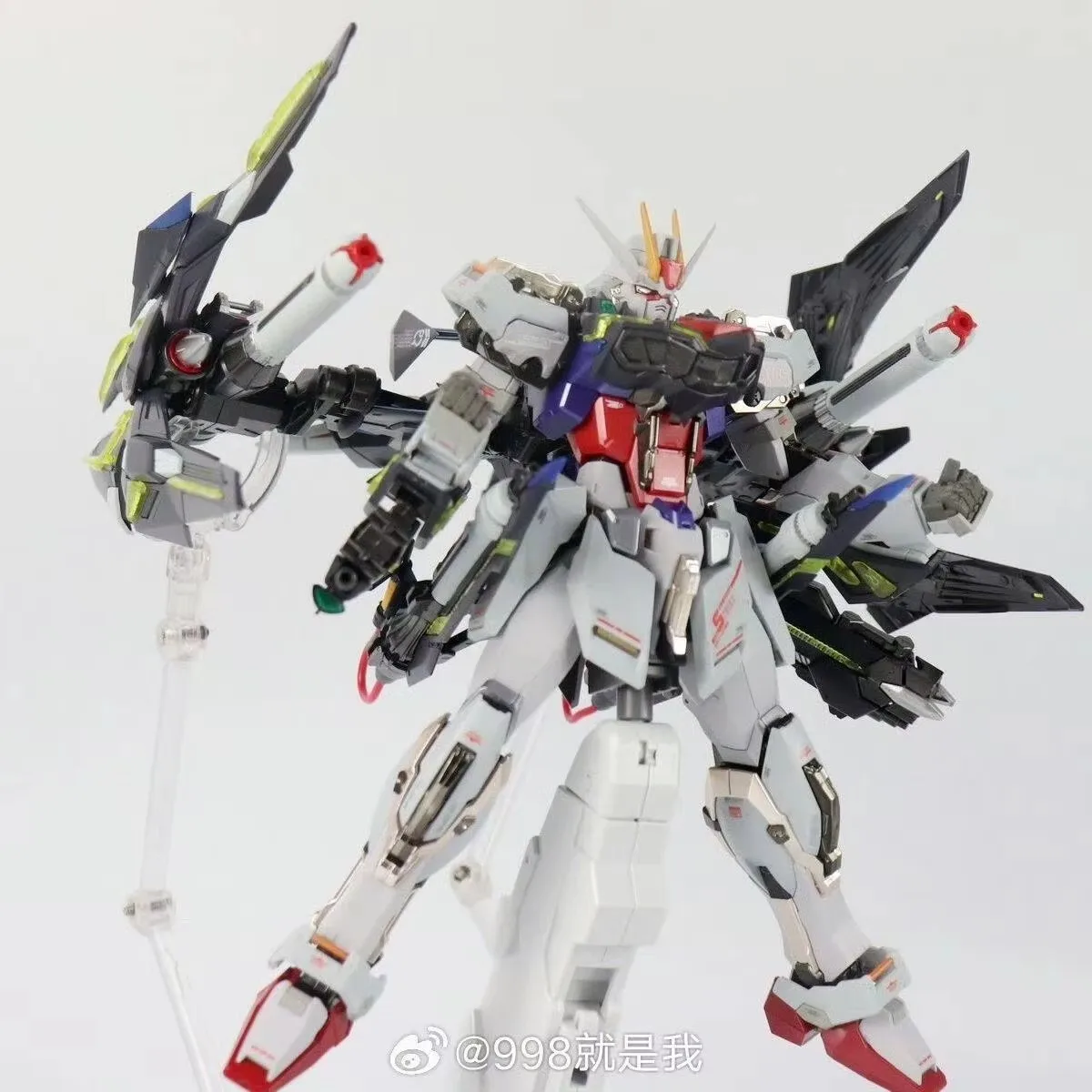 

in stock Daban 8830 1/100 MB Style Strike Assembly Model With Lightning Backpack Display Stand Water Decals For Collectors