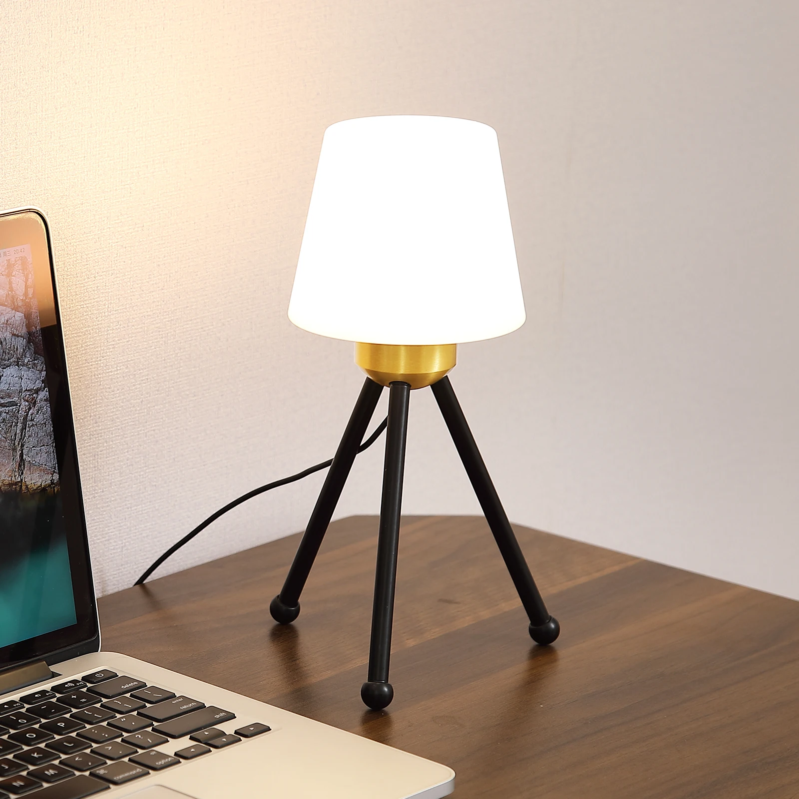 1 triangular wrought iron table lamp, 6W bedside night light with adjustable brightness, suitable for bedrooms and study rooms