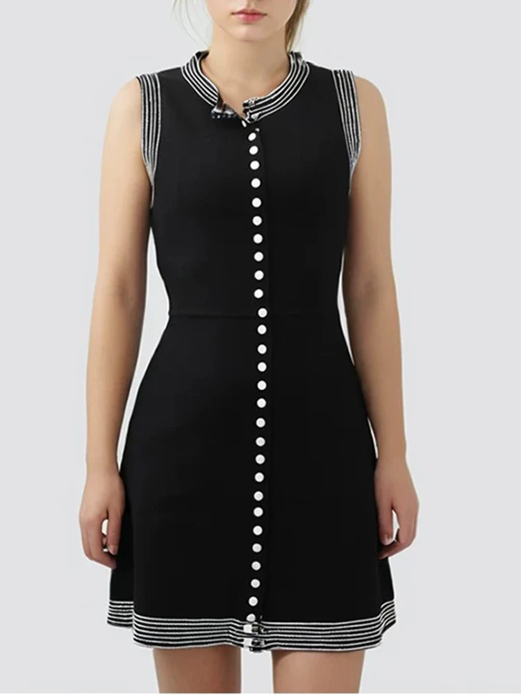 

Heavy industry luxury single-breasted sleeveless slim knit dress 2024 autumn women's new fashion elegant black skirt.