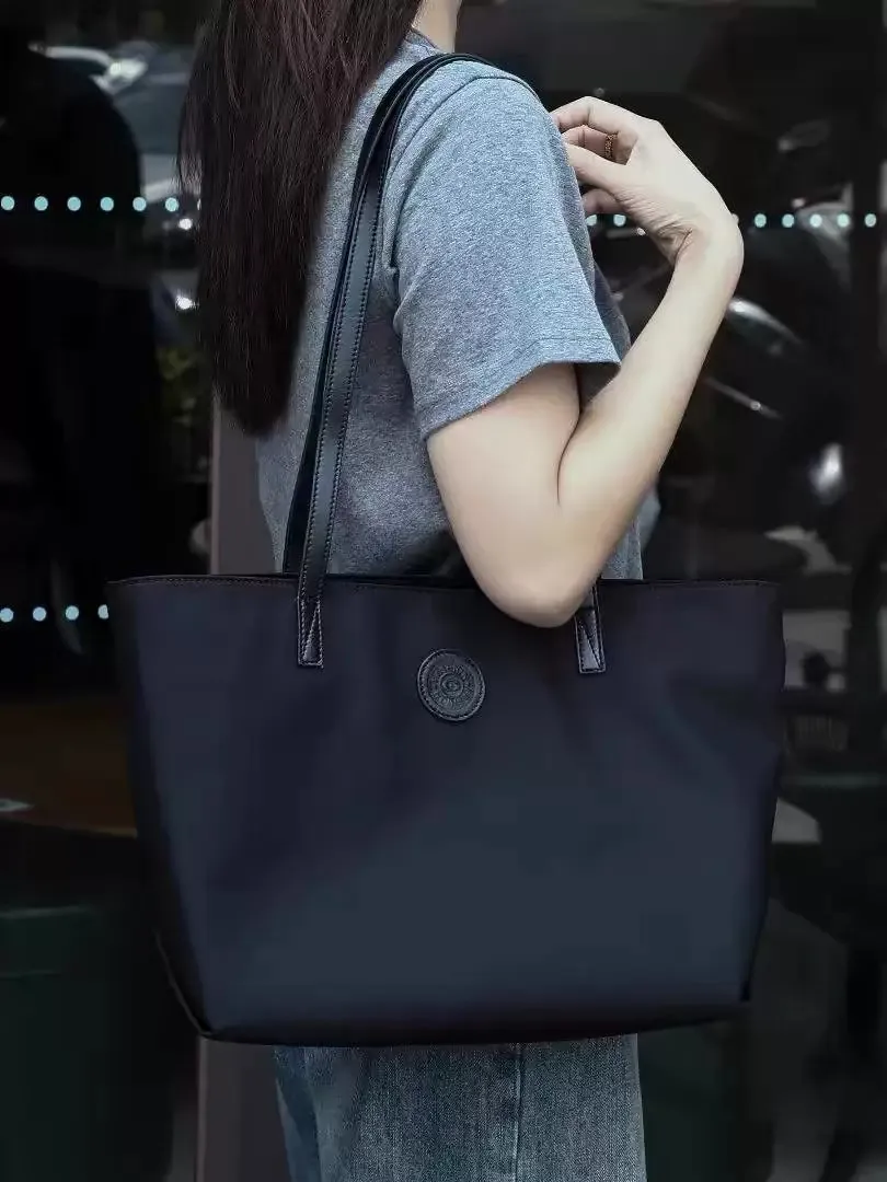

2026 New Large Capacity Commuter Handbag, Versatile and Stylish Shoulder Tote Bag for Women