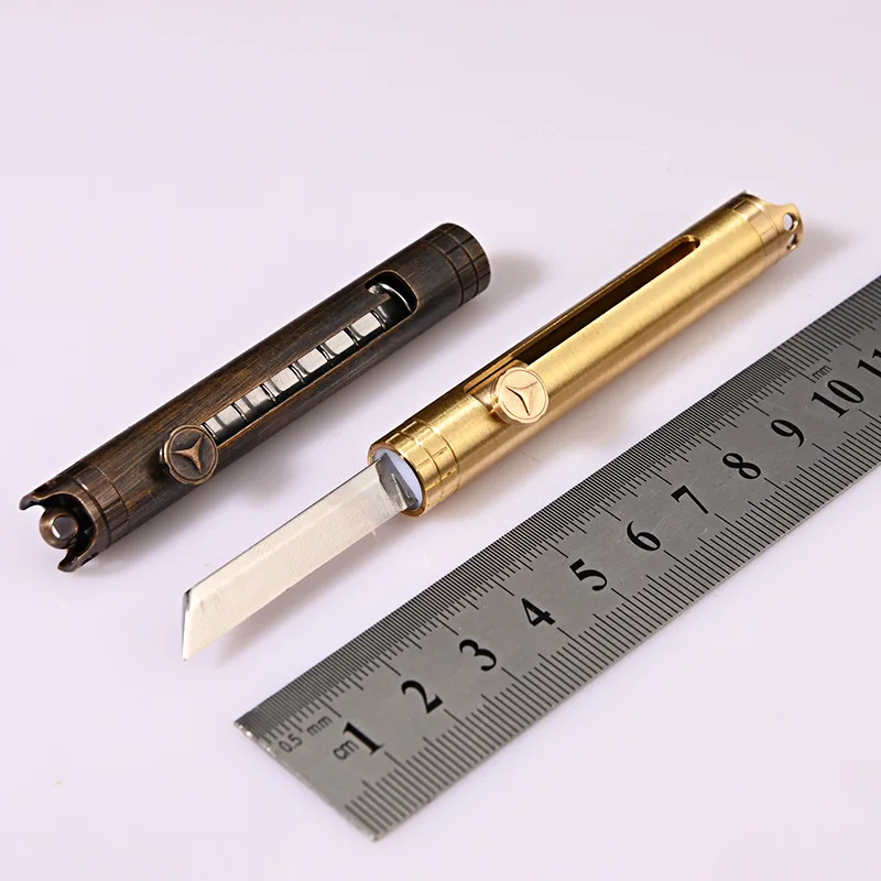 MINI coltello in ottone Portable Express disimballaggio coltelli lama in acciaio legato ad alto tenore di carbonio all'aperto strumento EDC portachiavi affilato autodifesa