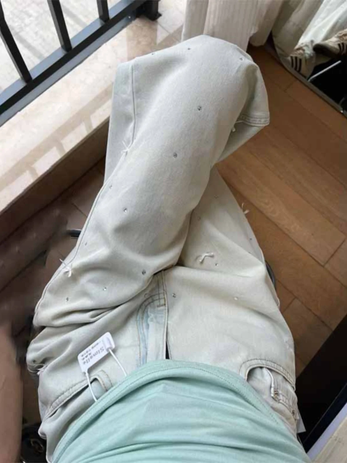 

Летние джинсовые брюки оригинального дизайна с высокой талией и широкими штанинами прямого кроя, женские свободные брюки с узлом и стразами...