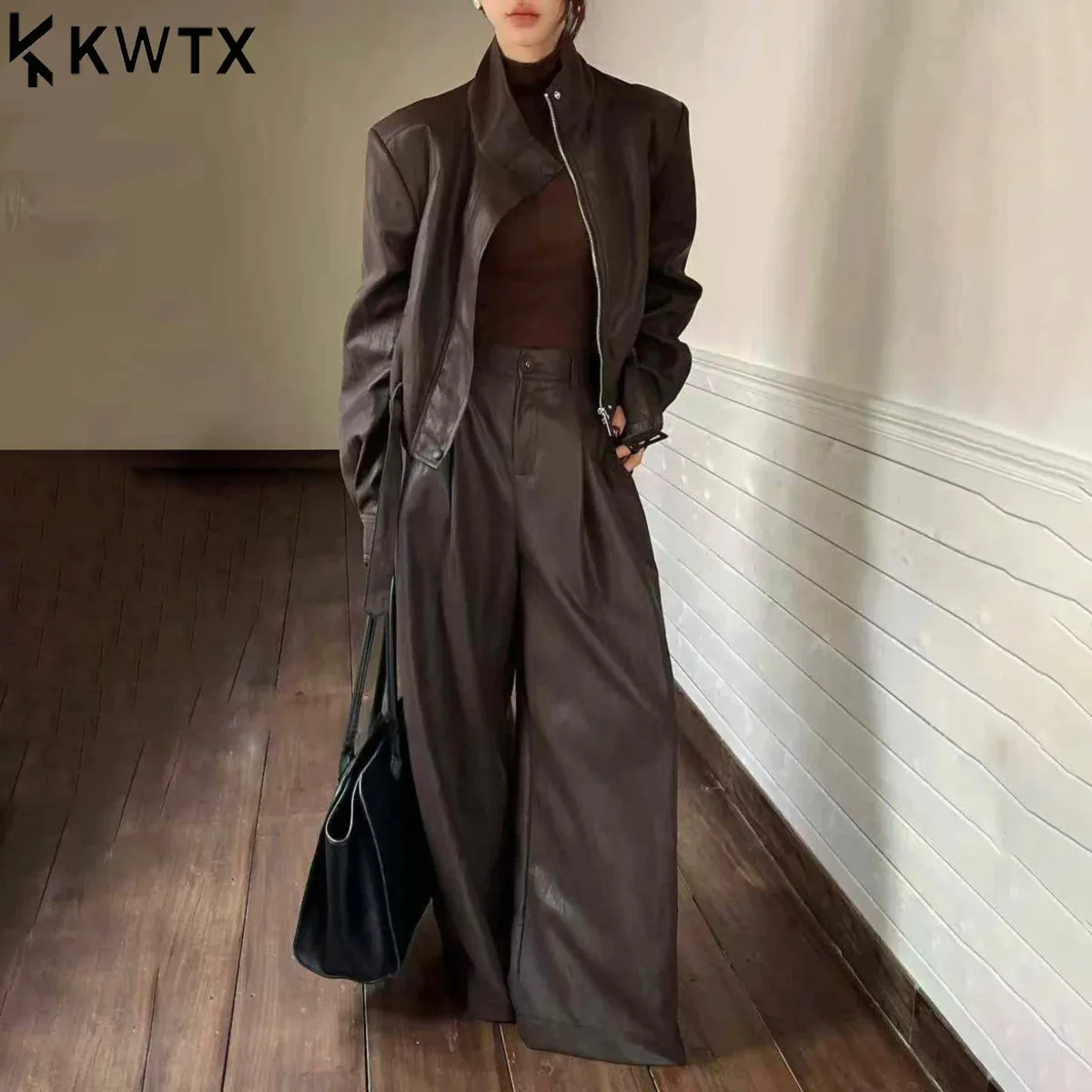 

KWTX 2025 Новый женский кожаный комплект из двух предметов с воротником-стойкой и поясом, куртка с высокой талией, широкие брюки, повседневные винтажные шикарные однотонные брюки