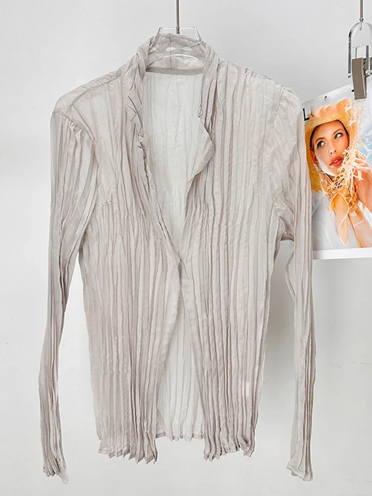 2025 Estate leggera a maniche lunghe Sunwear Camicetta casual alla moda in tinta unita Camicia da donna con abbottonatura dal design a bottone singolo