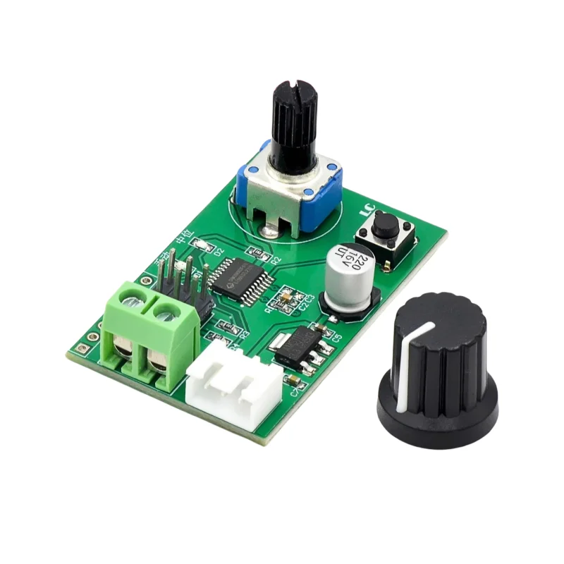 1 pièces la carte de débogage servo double canal ABZW MG995SG90 et le module de débogage servo MCU 8 bits appartenant aux servomoteurs.