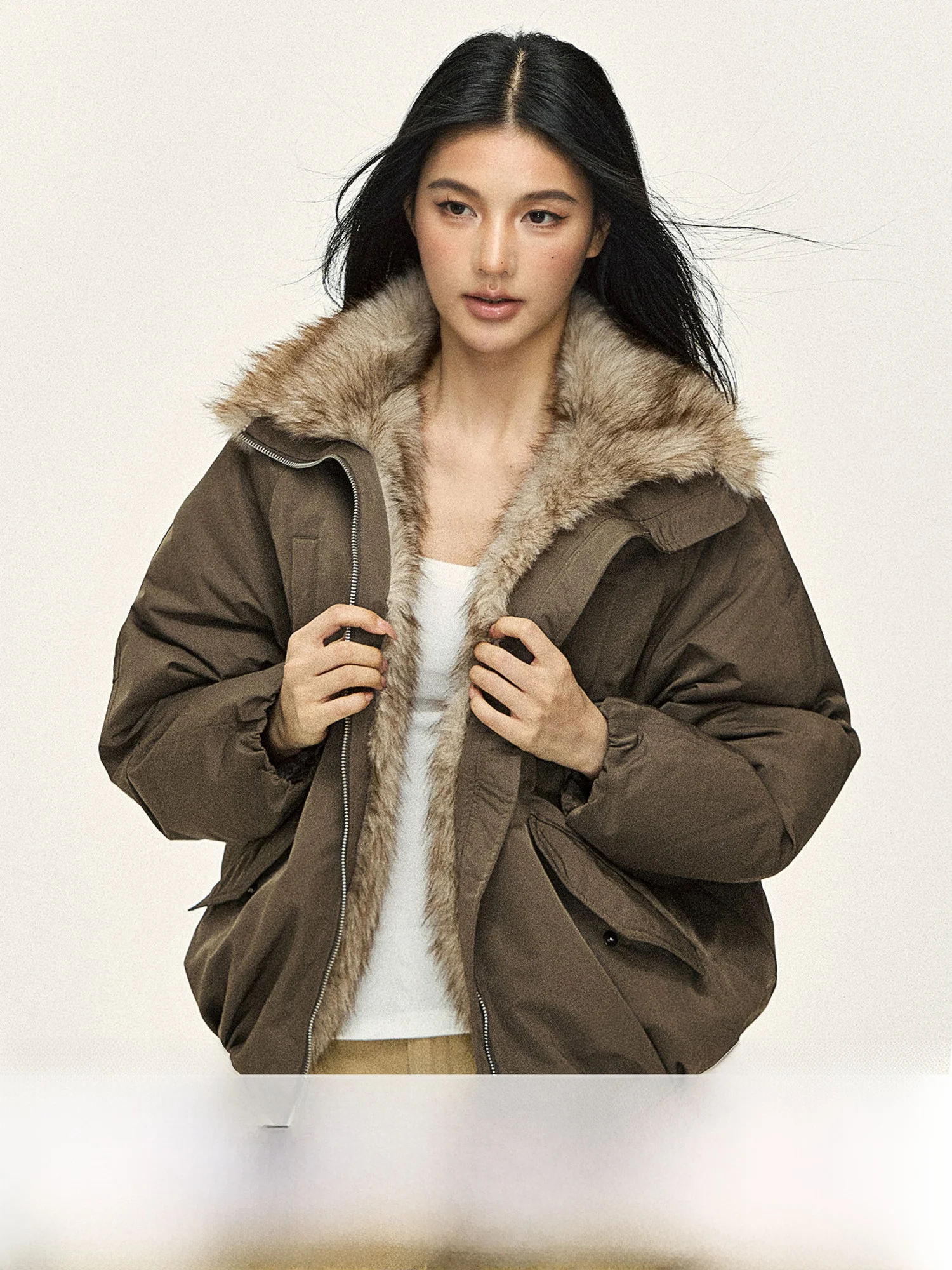 

Экологичная белая пуховая куртка-пуховик женская, весна 2025, новая модель, для повседневной носки, модная, прямого кроя, с пэчворком