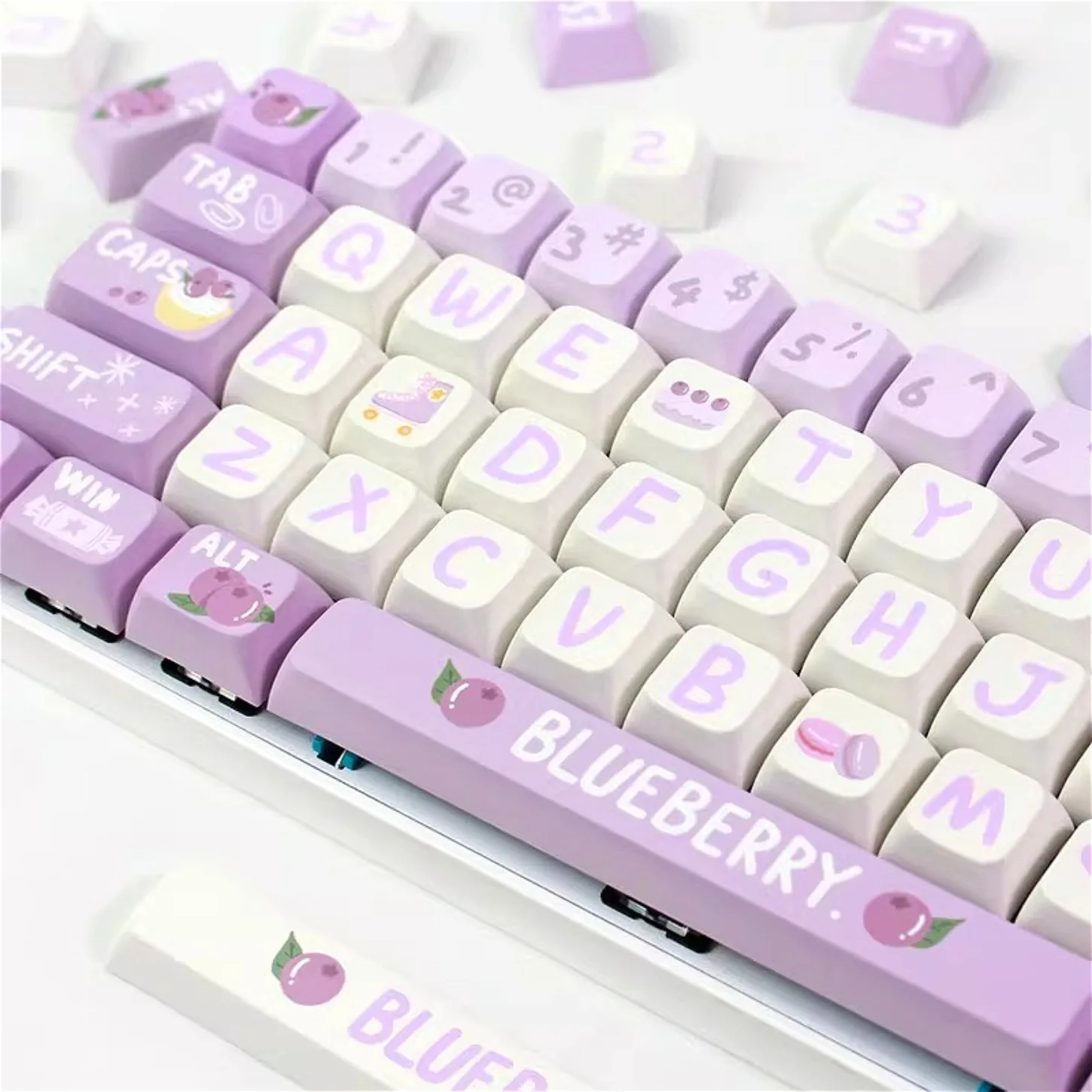 Light Purple Blueberry Juice PBT Keycap Set 133 Keys MOA Profile Custom Keycaps for 61/75/82/98/100/108 Keys Mechanical Keyboard