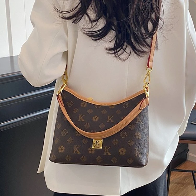 

2026 New High-end Fashion Shoulder Messenger Bag Retro Women's Underarm Bag Women's Versatile Commuter Tote Bag