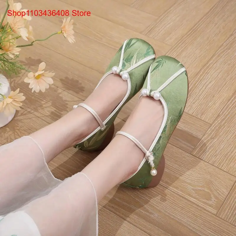 Women's New Low-Heeled Shoes with Cheongsam and Hanfu Shoes, Ethnic Style Shoes, National Style Simple Shoes