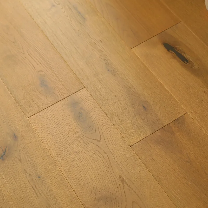 Customized size Modern Waterproof Oak Hardwood Engineered Flooring Smooth Design Brushed Finish Easy Click Installation for Indo