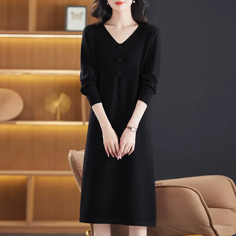 فستان محبوك أحمر للنساء، أزياء أنيقة مع أزرار وتصميم رقبة على شكل V مناسب لخريف وشتاء