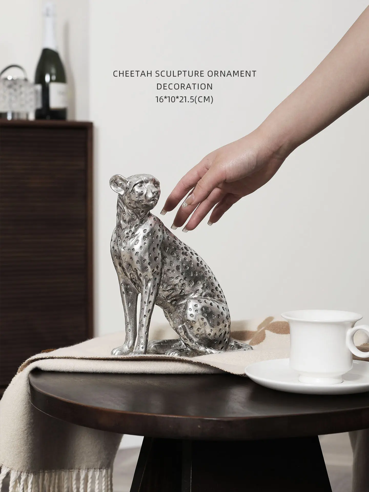 Figurine Sculpture Mid Century Silver Sitting Cheetah Statue Luxury Animal Art Living Room Desktop Modern Aesthetic Home Decor
